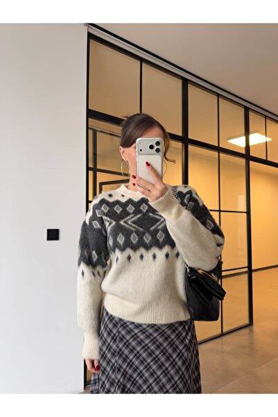 BB Bensu Buyruk Crew Neck Ethnic Patterned Sweater