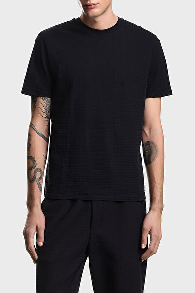 Emporio Armani تي شيرت قطني ذو قصة عادية وشعار وياقة دائرية للرجال EM004594 A...