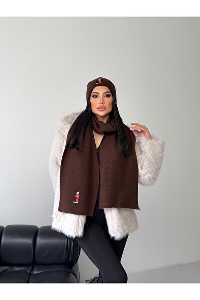 erki triko Set eșarfă și căciulă din tricotaj brodat cu rață