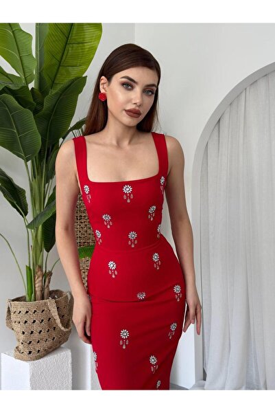 MODA DURAĞI KARE YAKA TAŞ DETAYLI ELBİSE KIRMIZI