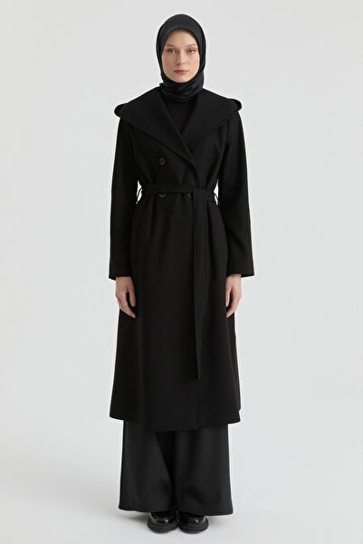 Tuğba Kapüşonlu Geniş Yakalı Kaban - Siyah