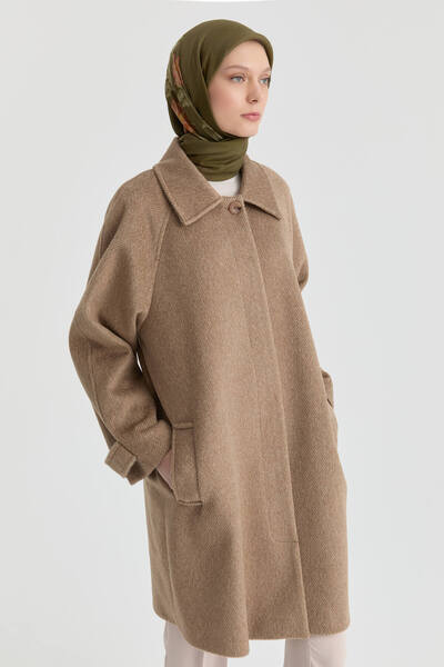 Tuğba Gizli Pat Detaylı Kaban - Vizon