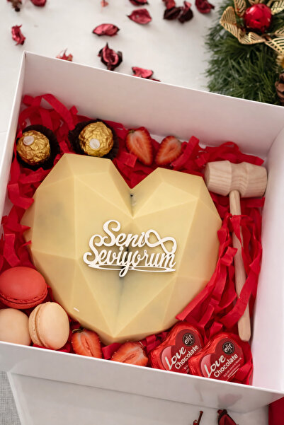 Ege Concept Life Seni Seviyorum Yazılı Gold Pleksi Pasta Hediye Süsü - Sevgil...