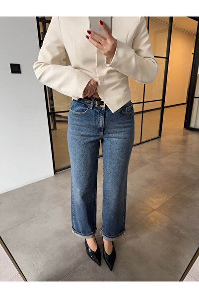 BB Bensu Buyruk بنطلون جينز أنجيلا ذو خصر منخفض وساق مستقيمة