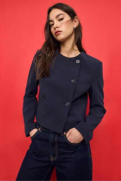 Stradivarius Cropped round neck blazer