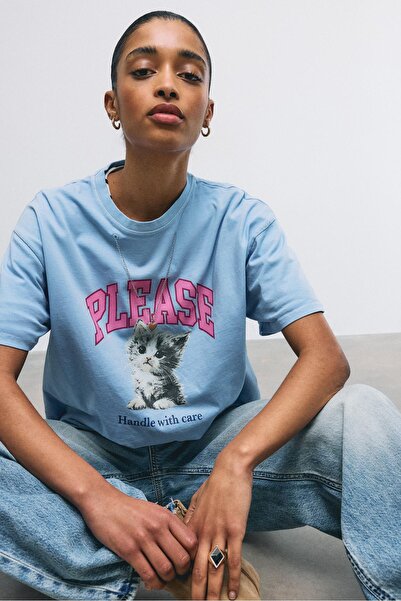 Stradivarius Grafik ve aplikeli kısa kollu t-shirt