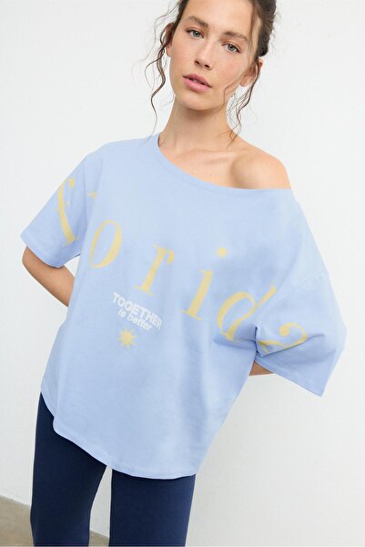 Stradivarius Baskılı kayık yaka t-shirt