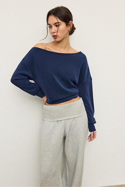 Stradivarius Yumuşak dokulu, açık omuzlu sweatshirt