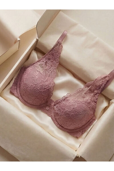 LC Waikiki UZG STORE'dan Stil Sahiplerine Balenli Dolgusuz Dantelli T-shirt S...