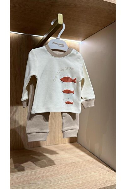 Generic Boys' pajamas, suitable for ages up to three months, cream color