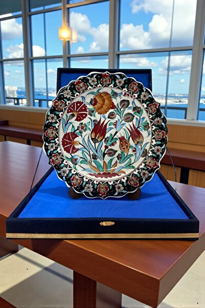 YOOS Kadife Kutulu 30 cm Özel Samur İşçiliği Kütahya Çinisi Siyah - Kırmızı Ç...