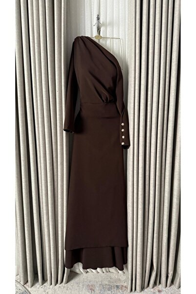 Genenic Barbie with the button 🎶