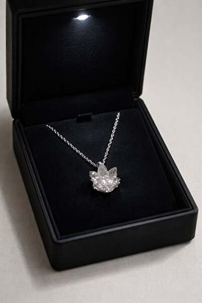 Siset Gümüş 925 Ayar Zirkon Taşlı Işıklı Kutuda Lotus Çiçeği Aşk Güneşi Gümüş...