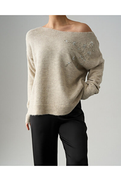 Qualia Butik Women's Stone Embellished Off-Shoulder Sweater