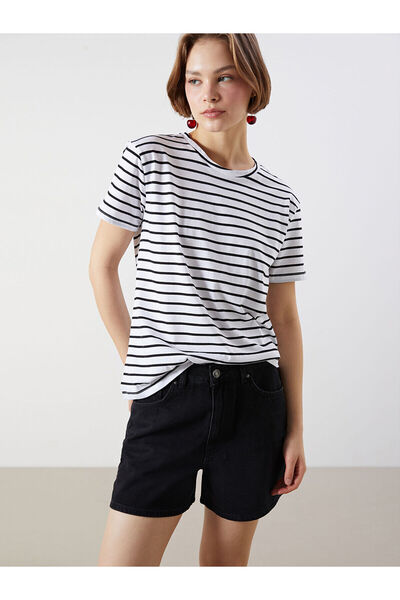 LC Waikiki تي شيرت XSIDE مخطط برقبة دائرية للنساء (S5)