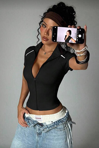 İlayda Toprak Μπλούζα Tommy Μαύρη με κοντά μανίκια, λεπτομέρειες με φερμουάρ ...