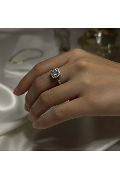 Store Kadın Bijuteri Yüzük Ayarlanabilir Baget Taş