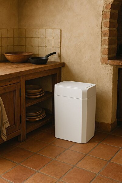 Saatistan Otomatik sensörlü 18L çöp kova, hijyenik ve pratiktir
