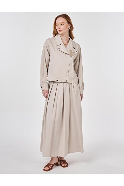 Kayra طقم تنورة بتفاصيل مطرزة من تشاست شايت