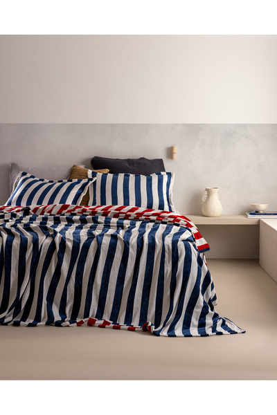 Madame Coco Irene Çift Kişilik Yatak Örtüsü - Lacivert/Kırmızı
