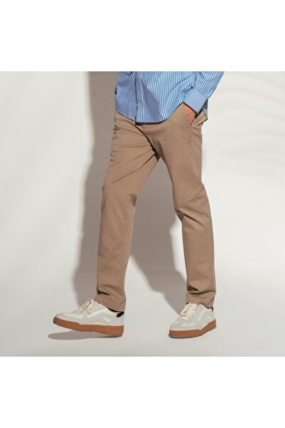 Giordano Men's Twill Low Rise Slim Taper Khaki Pant