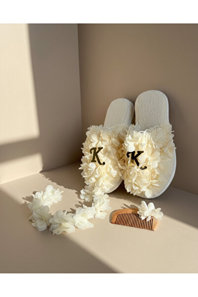 AdNovasam Harf Detaylı Lohusa Terlik-Tarak-Taç-Seti (KALIBI DAR 1 NUMARA BÜYÜ...