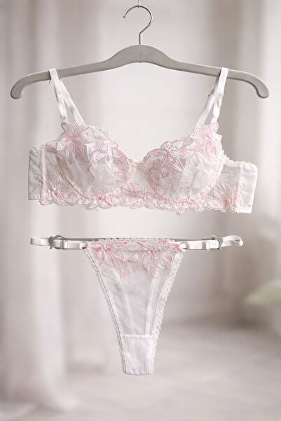 Velvet Kiss Şeffaf Tül Üzerine Pembe Nakışlı İç Giyim Seti