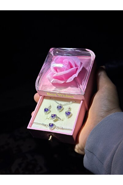 çelik takı Çiçekli kutuda 4Lü Çelik Kolye Kalpli Yüzük Bileklik Kalpli Küpe 1...