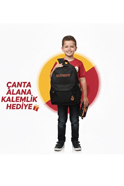 Galatasaray LİSANSLI SİYAH OKUL ÇANTASI YANINDA ASLAN LOGOLU KALEMLİK HEDİYELİ