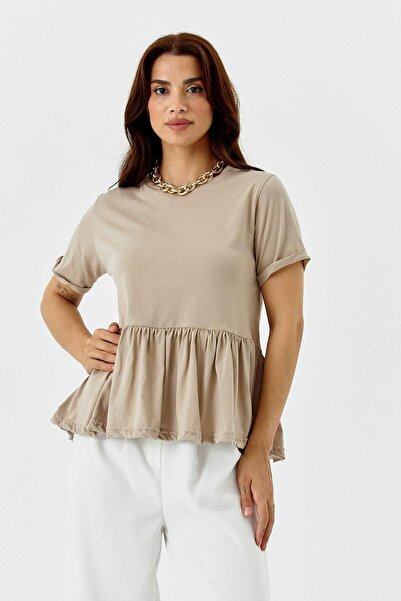 CHERLECK Beige blouse with distinctive pleats at the bottom - Made in Turkey