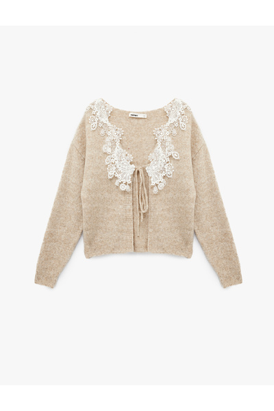 Koton Μακρυμάνικο πλεκτό γιλέκο με λεπτομέρεια από δαντέλα και λαιμόκοψη V