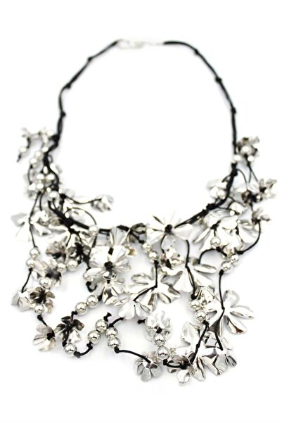 Mestore قلادة زهرة معدنية - فضية