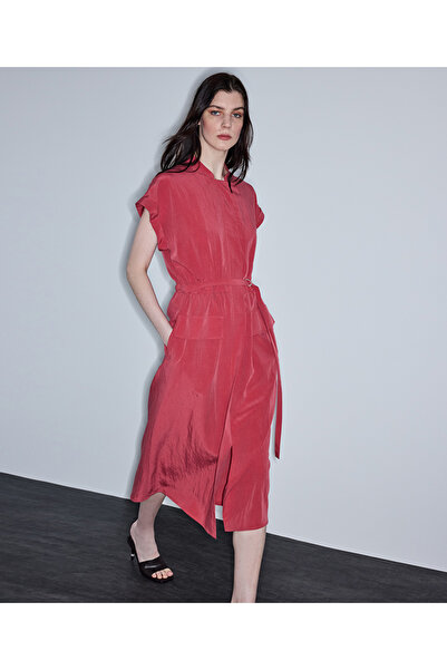 İpekyol İnce kuşaklı gömlek elbise