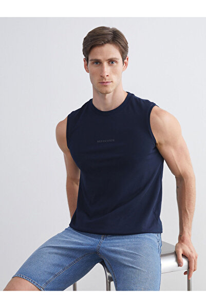 LC Waikiki طاقم الرقبة المطبوعة الرجال بلا أكمام تي شيرت