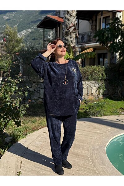 Punta Otantik Ls5411 Heart Patterned Italian Velvet Suit with Necklace Laci