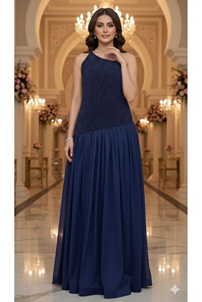 NARCISSUS FASHION Evening dress adorned with beads