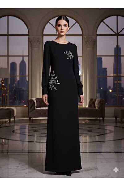 GORI FASHION Elegant long dress with hand-embroidered sleeves