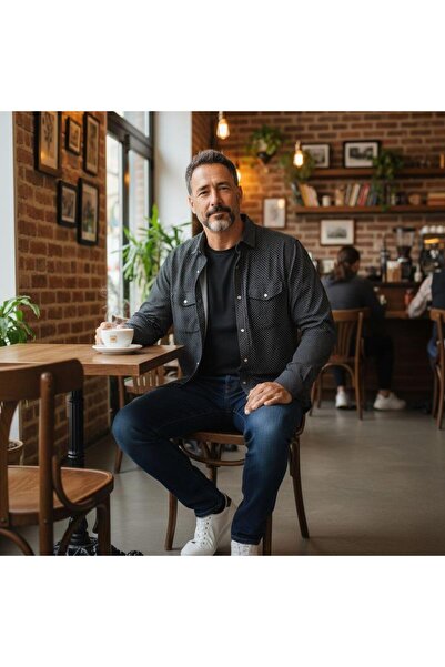 GÖMLEK GALERİSİ Classic Wide Cut Digital Print Patterned Double Pocket Long S...