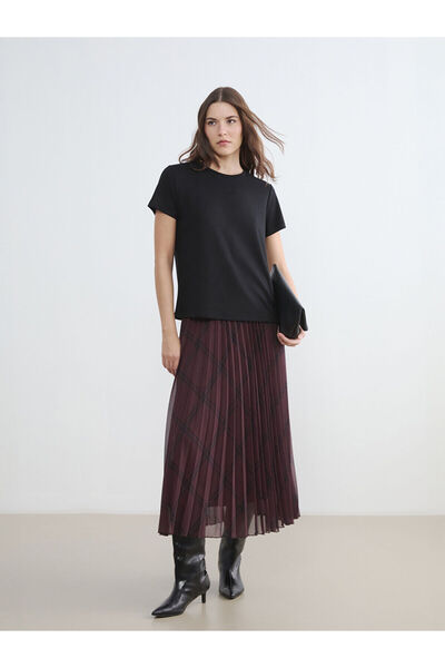 LC Waikiki تنورة مطوية منقوشة بلون أحمر كلاريت مع خصر مطاطي (S6)