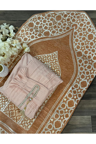 Gerenic A luxurious women's prayer set including a comfortable, padded prayer...