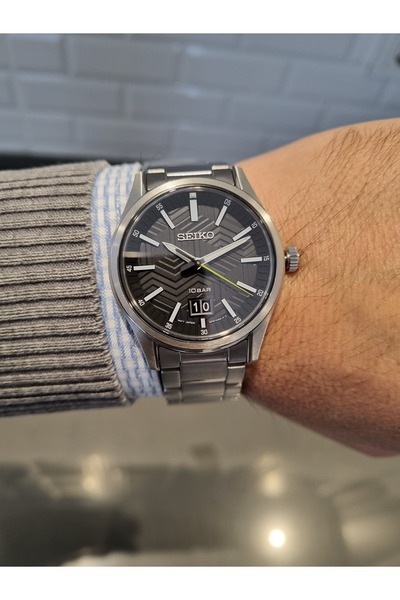 Seiko Metallic Steel Bracelet Black Dial Sapphire Anti-Scratch Glass 10 Atm W...