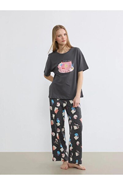 LC Waikiki Γκρι σετ γυναικείων πιτζαμών με στάμπα και λαιμόκοψη ποδηλάτου (S6)