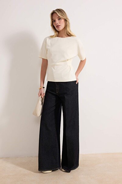 Trendyol Collection Ecru Fitted/ mulat Bluză cu talie normală cu șnur și pici...