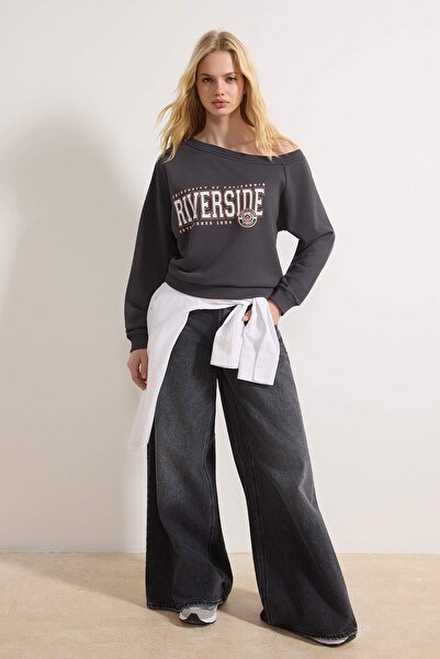 Trendyol Collection Anthrazitfarbenes, schulterfreies Strick-Sweatshirt mit S...