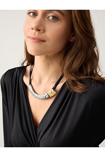 Jimmy Key Siyah Deri Görünümlü Ayarlanabilir Kolye