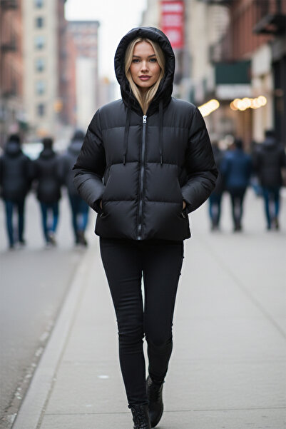 Talsmoda Jachetă sport scurtă, neagră, cu glugă, pentru femei