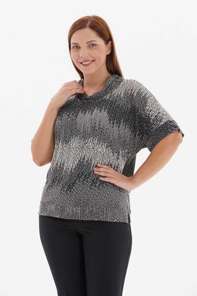 Selen Giyim Büyük Beden Degaje Yaka Emprime Bluz / SİYAH