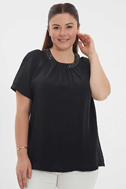 Genel Markalar Büyük Beden Önü Plili Yakası Taşlı Simli Bluz / SİYAH