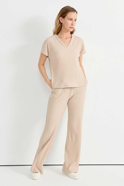 Selen Giyim V Yaka Düşük Kol Kendinden Plise Bluz / BEJ