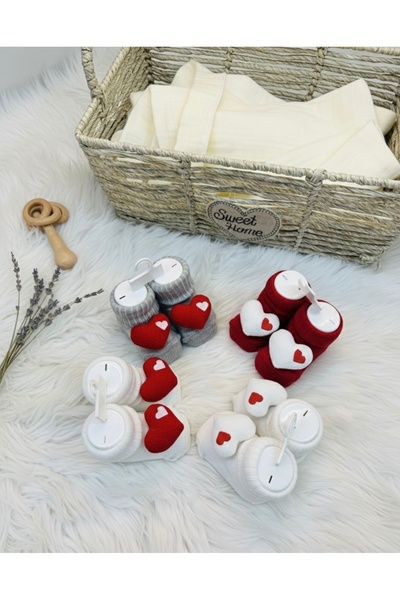 Little Lufi Baby 4.lü kalp aksesuarlı bebek çorabı